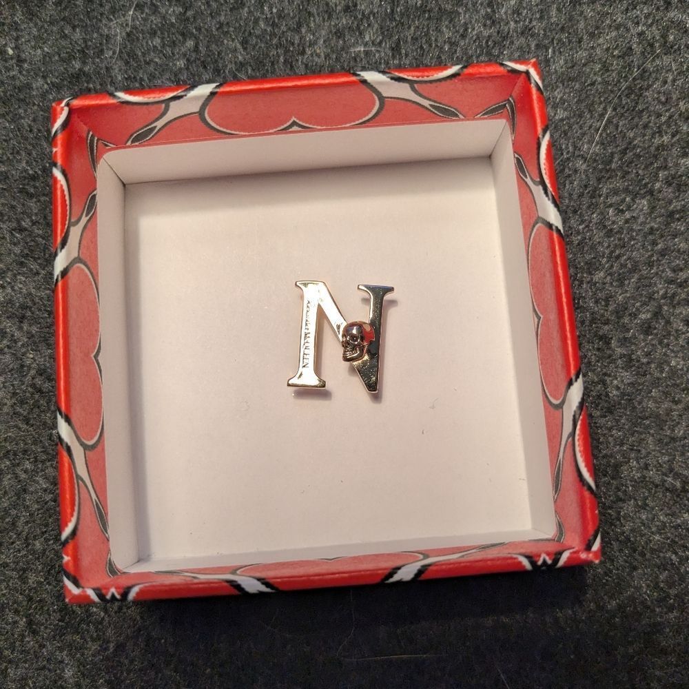 Nib $235 Alexander Mcqueen Skull Letter N Initial Shoe Lace Charm Gold Plated